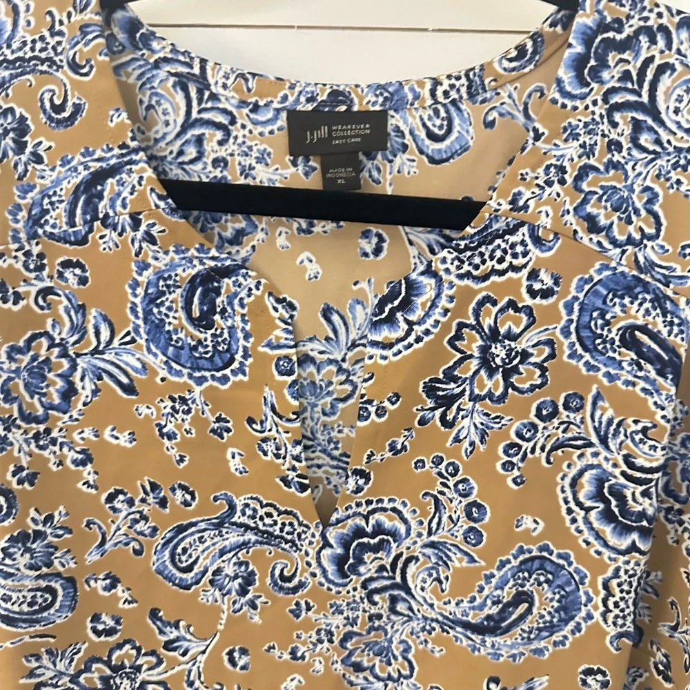 J JILL WEAVER XL Paisley Tan-Blue V Neck Polyester long sleeve top quiet luxury - Picture 3 of 12